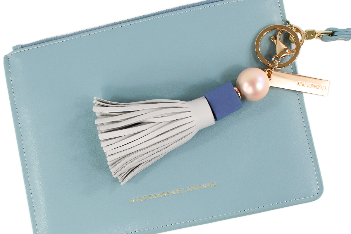 Grey_Keychain_Cutout_Crop_003.png