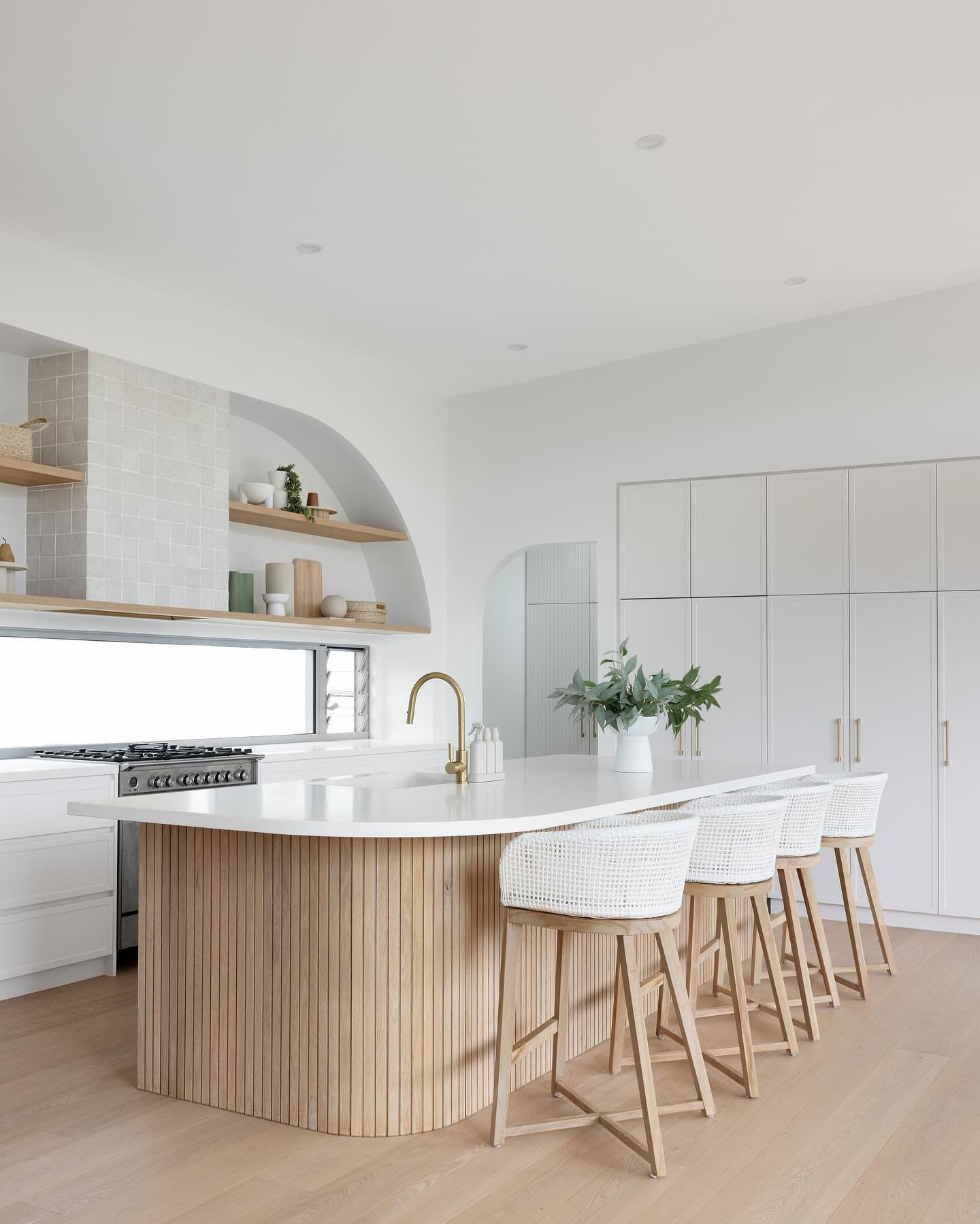 Sharing some more angles of our Currumbin Valley kitchen and butlers&hellip;so much beautiful light and soft curves&hellip;we had the luxury of space with this job and also the crusiest clients you will ever meet!!! I guess that&rsquo;s what happens 