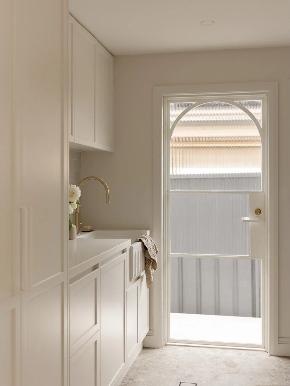 Is it bad if I want to describe the laundry in our Loftus project as dreamy!?!? As an interior designer I&rsquo;m sure I could do better with my words, but truly I feel the colour palette is just&hellip;dreamy ☁️