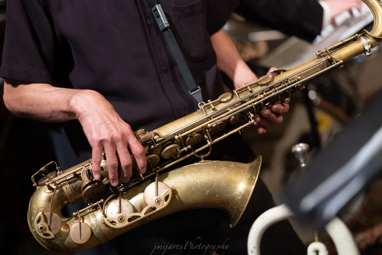 ISO 200 56mm f/1.2 f/1.2 1/60sec