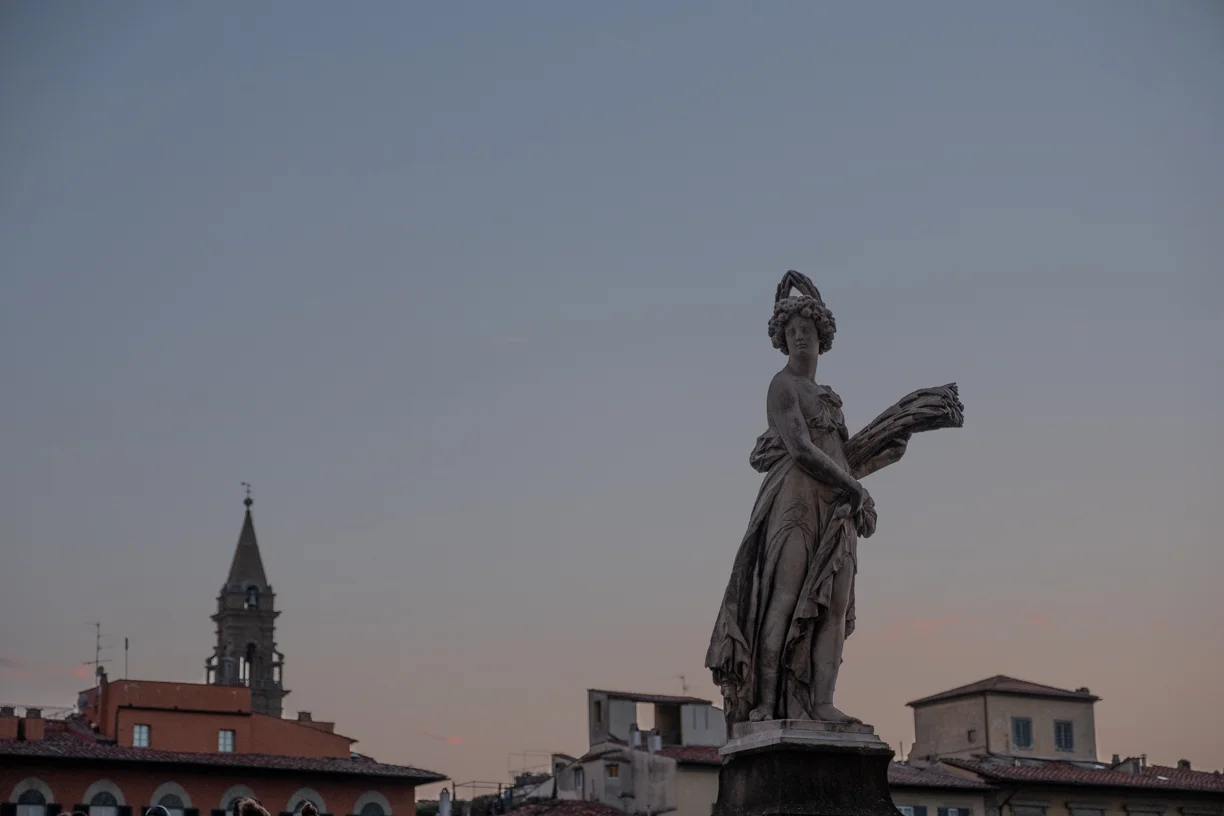 ISO 200 — 16-55mm f/2.8 lens @ 53.3mm — f/2.8 — 1/300sec