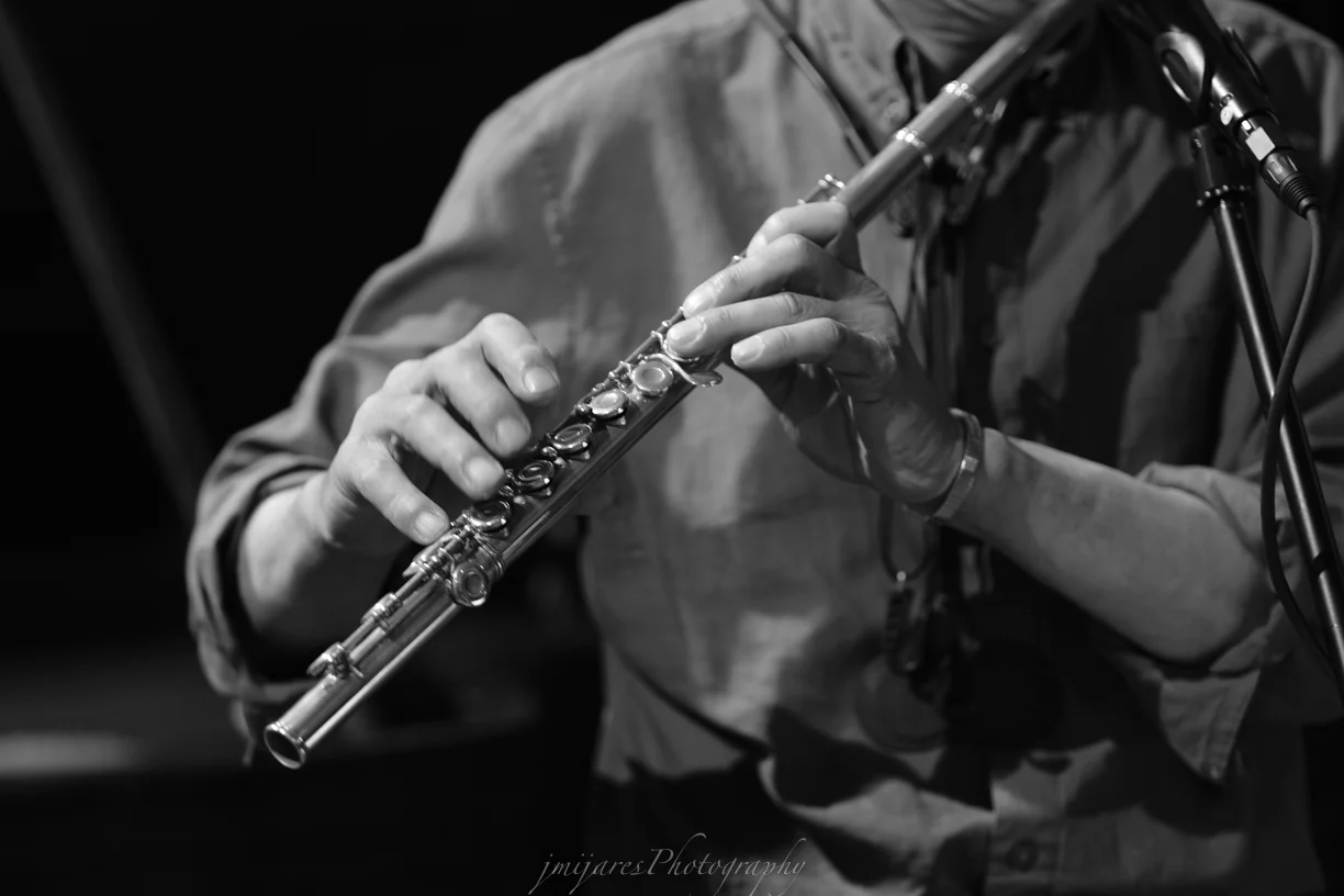 ISO 200 — 90mm f/2 — f/2 — 1/25sec