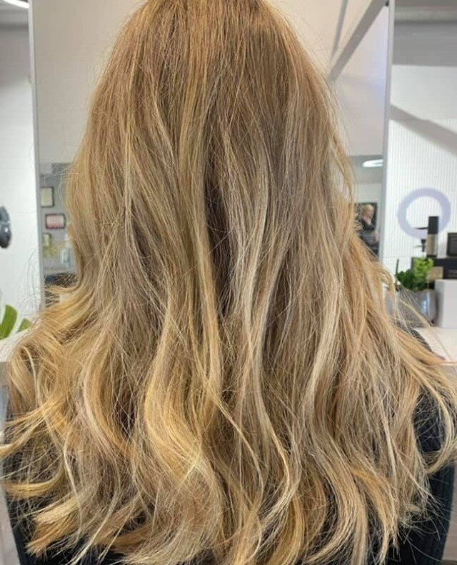 HOW DELICIOUSSSSS IS THIS BUTTERY MANE 🤩 ⁠
⁠
by Apprentice Jasmine⁠
@smooth_hair⁠