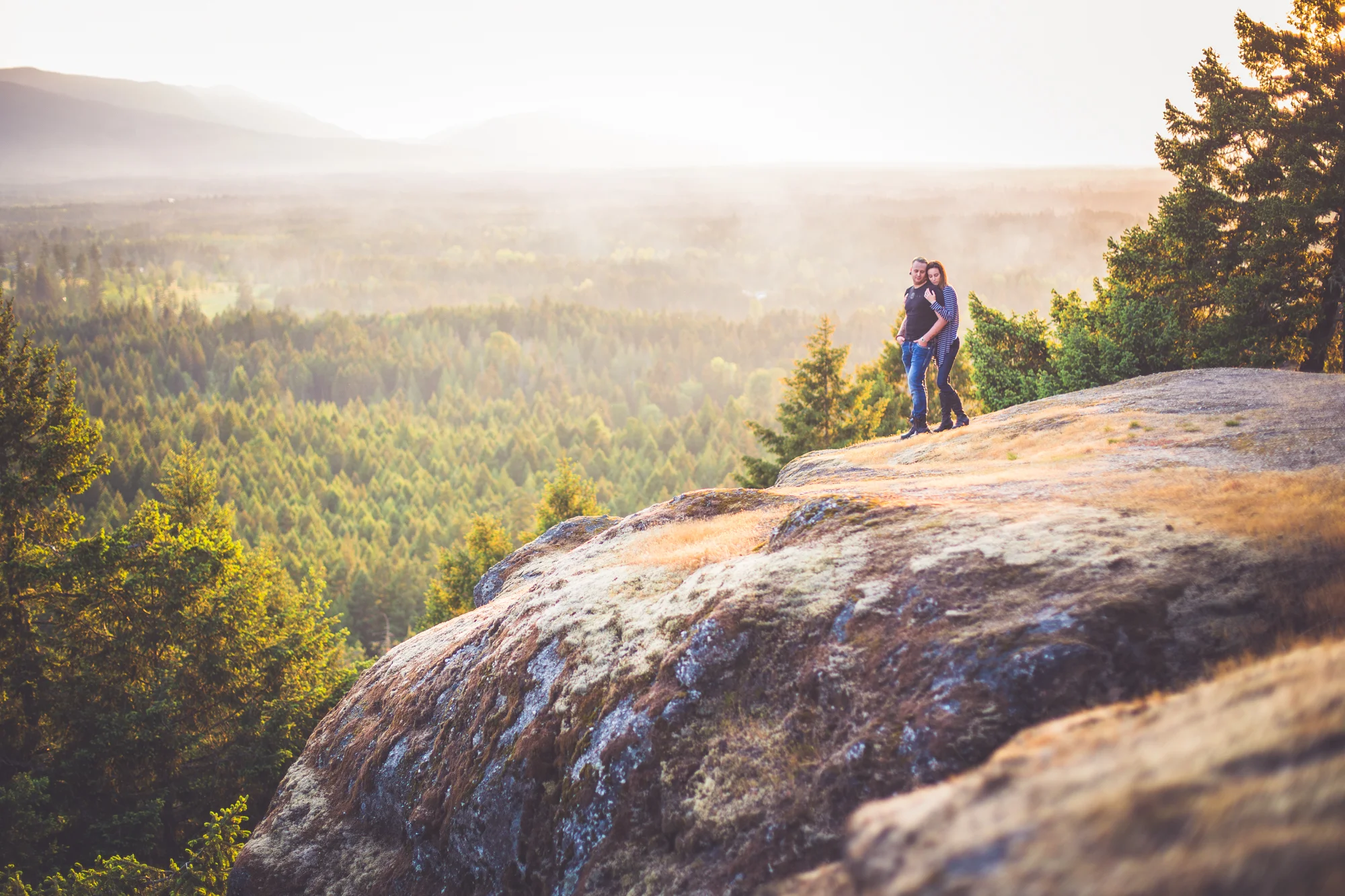 couples session at sunset on little mountain in parksville bc