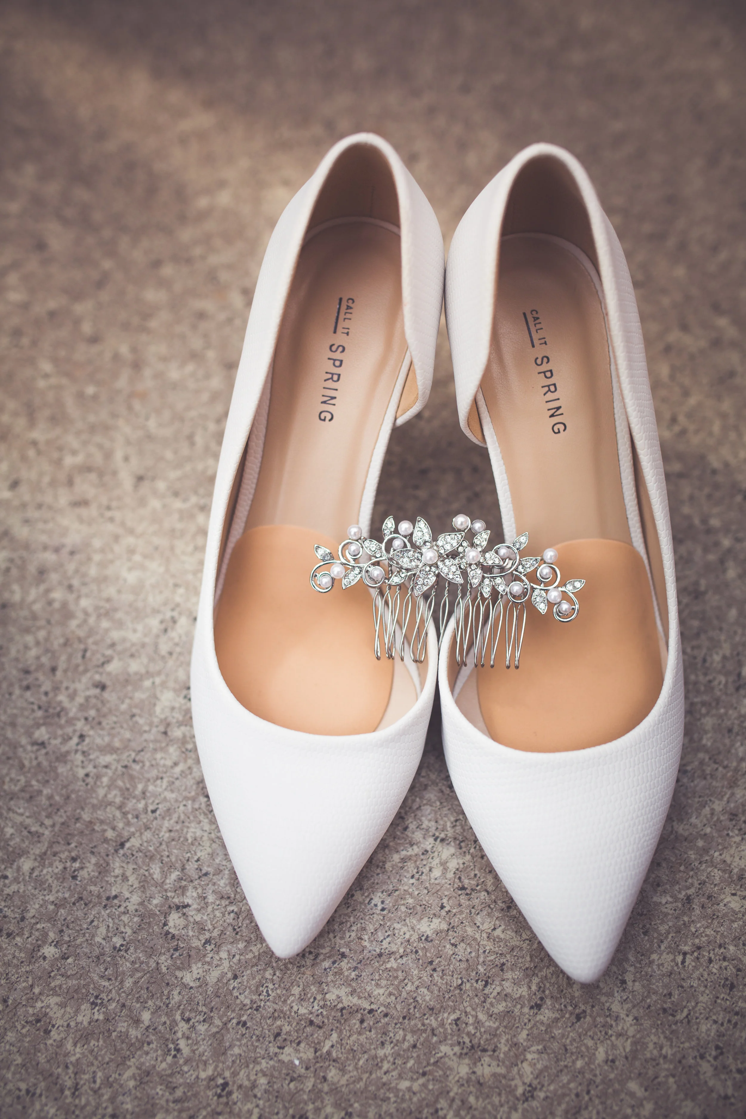 bridal shoes and hairpiece for mount washington resort wedding in courtenay bc