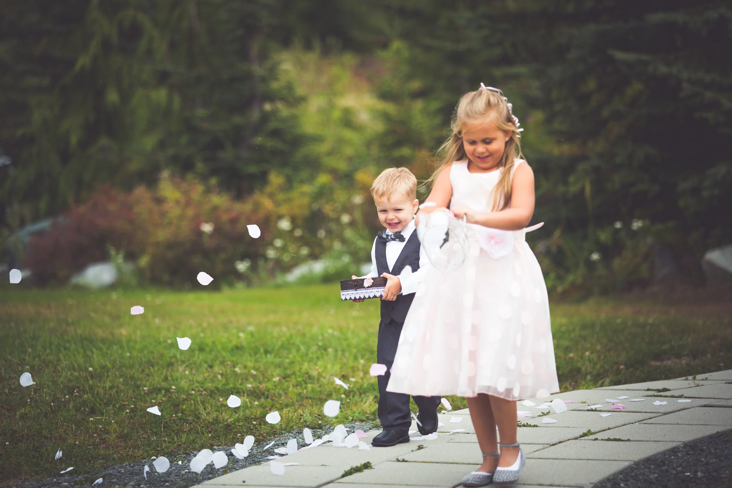 mount washington resort wedding flower girl and ring bearer