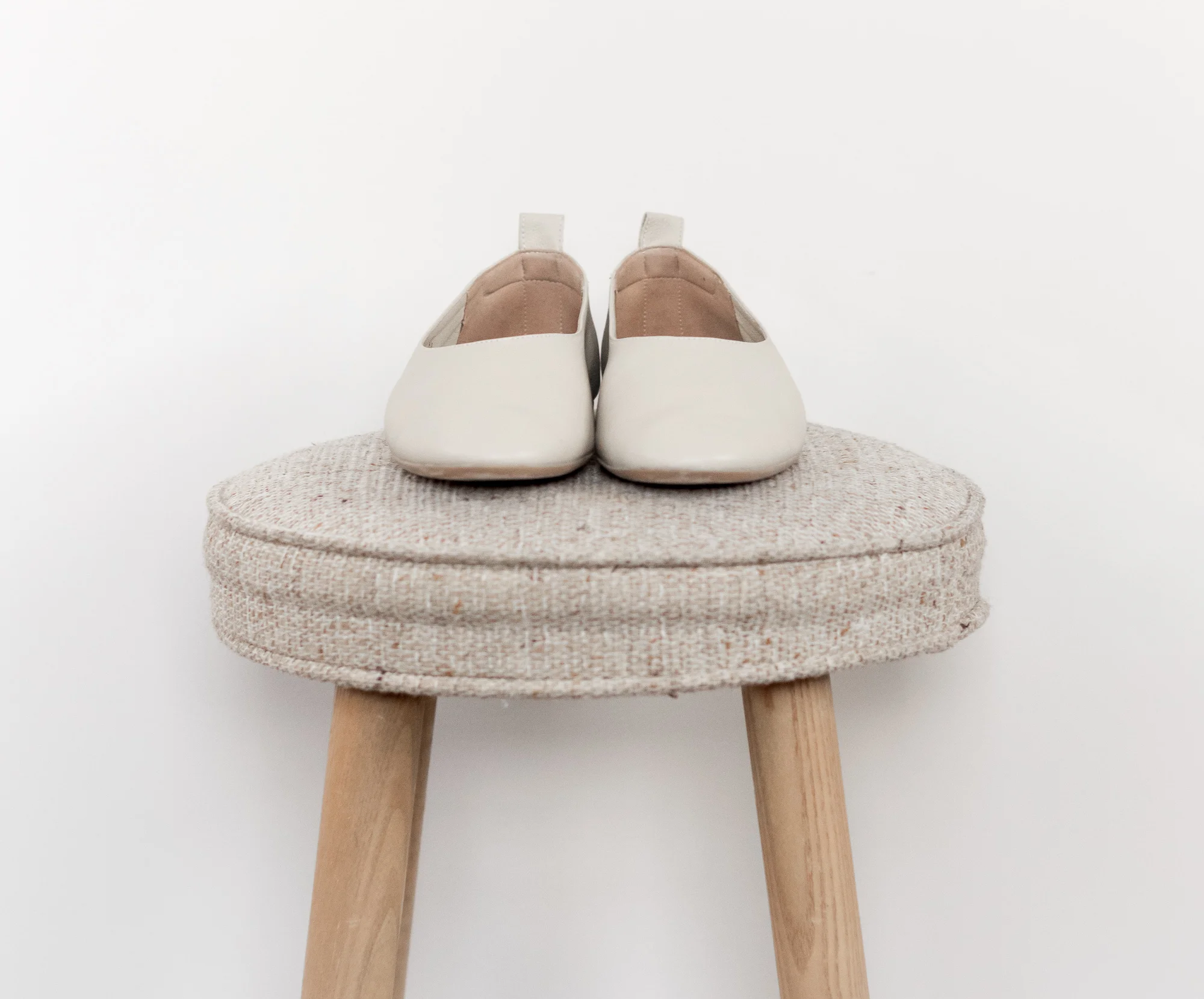 everlane-day-glove-1.jpg