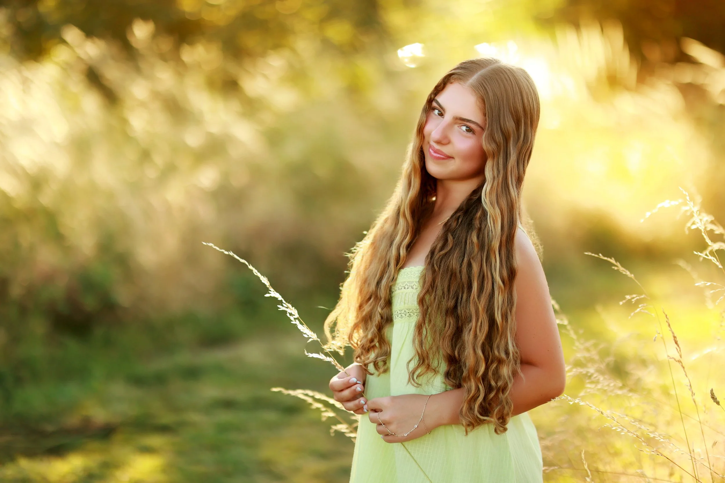Grassy Field and Flower Garden Senior Pictures in Oregon 