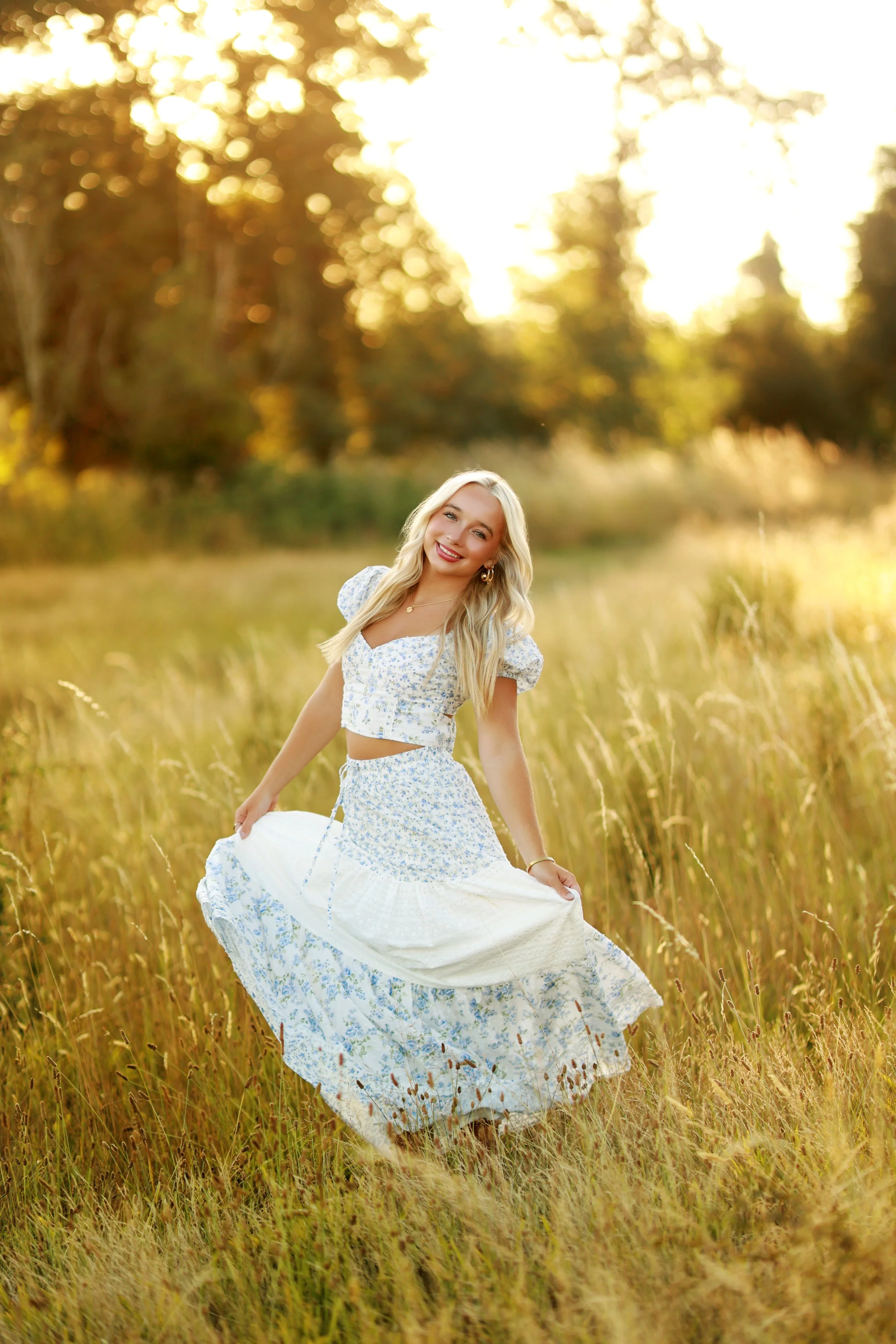 Portland, Oregon Rustic and Flower Filled Senior Photos at Golden Hour