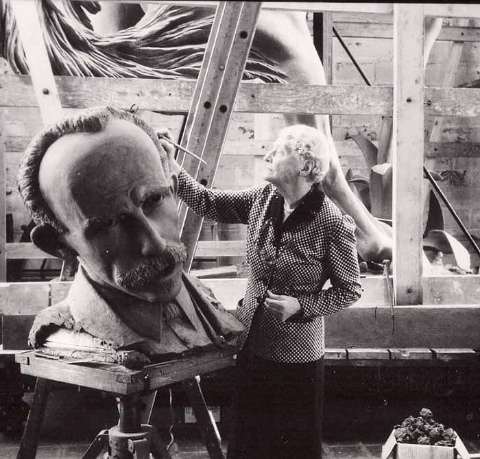 Anna-Hyatt-Huntington-working-in-her-studio-1965-1.jpg