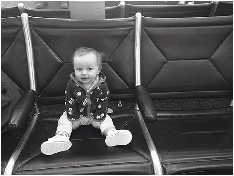 Pickin' up Papa from the airport, lookin' all adorbs.