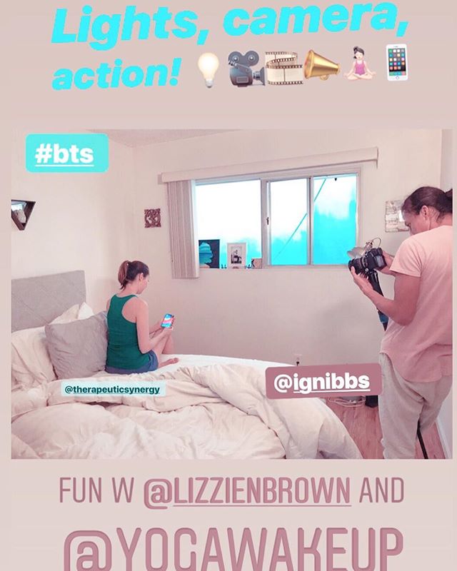 Can't wait to see the new pics from the photo shoot I did last week. Always a good time with @yogawakeup @lizzienbrown 📸 @ignibbs
.
#bts #photos #photoshoot #yogawakeup #yoga #wakeup #app #model #yogamodel #shoot #yogini #yogateachee #yogainatructor