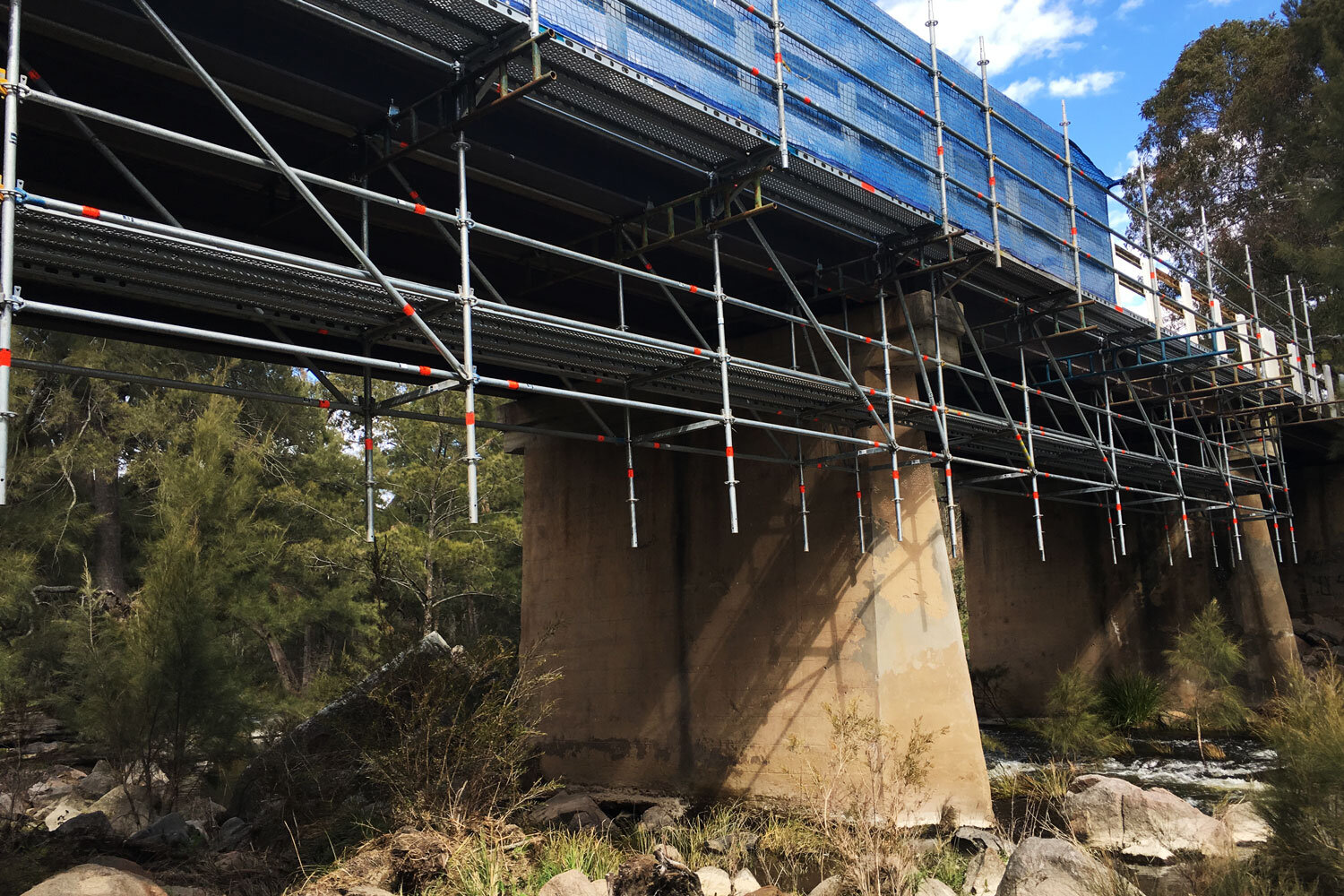 Glenroy Bridge, Oberon