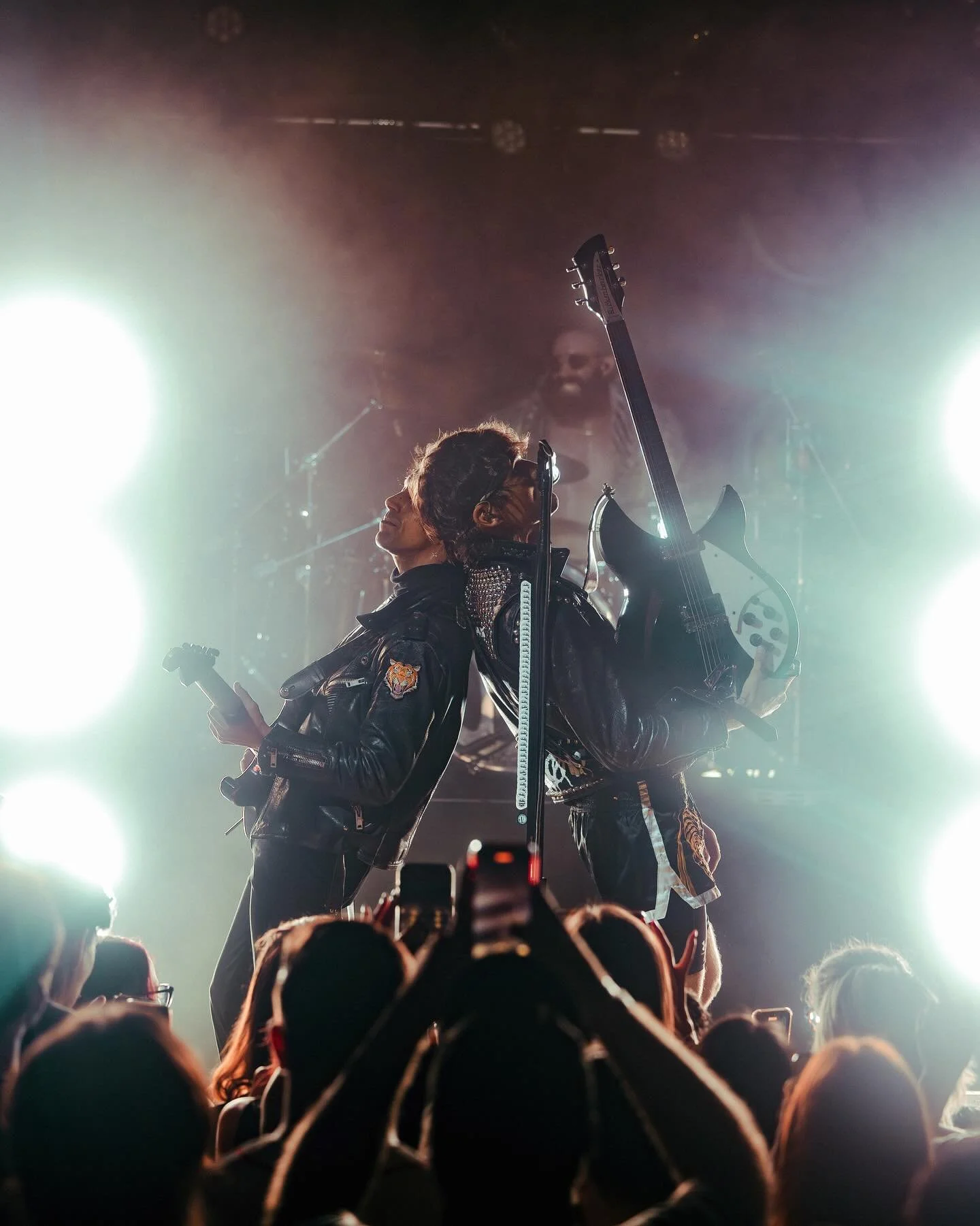 @boyslikegirls x @theechola