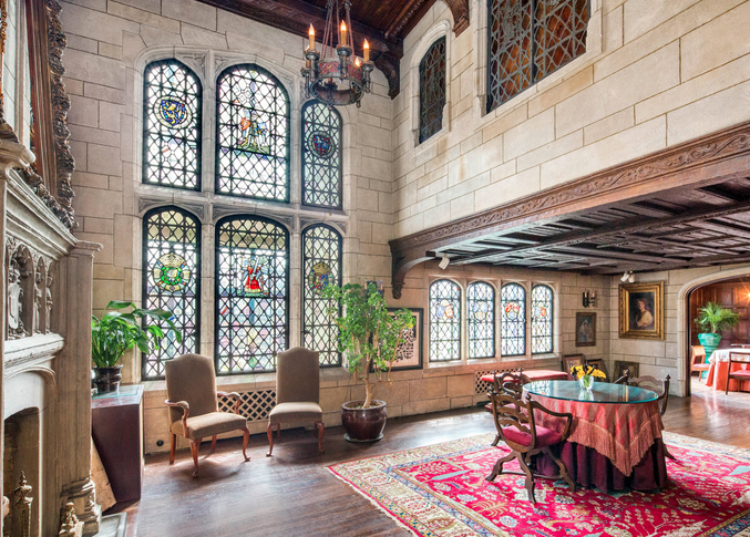 Why Is No One Buying This $6.25 Million Castle in the Sky? - Bloomberg
