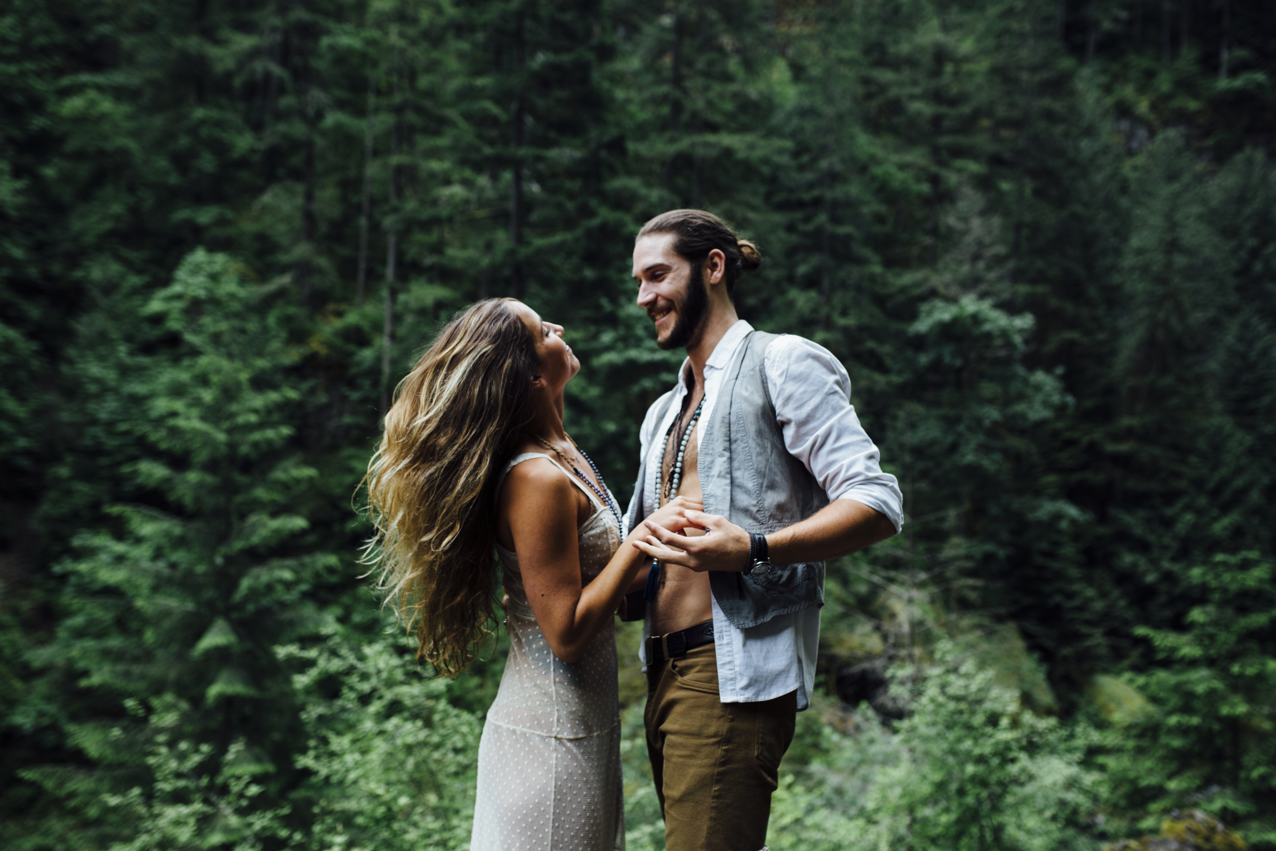  Nataly Zigdon Photography | Portland Oregon | Columbia River Gorge | Wahclella Falls | Couple Session 