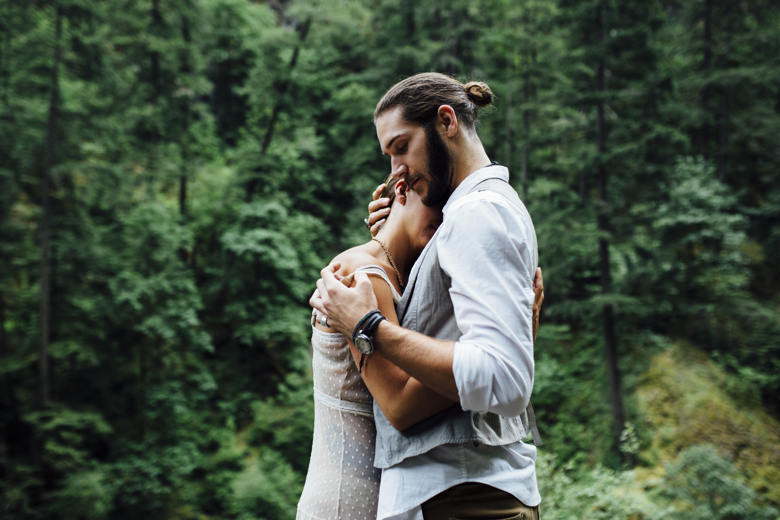  Nataly Zigdon Photography | Portland Oregon | Columbia River Gorge | Wahclella Falls | Couple Session 