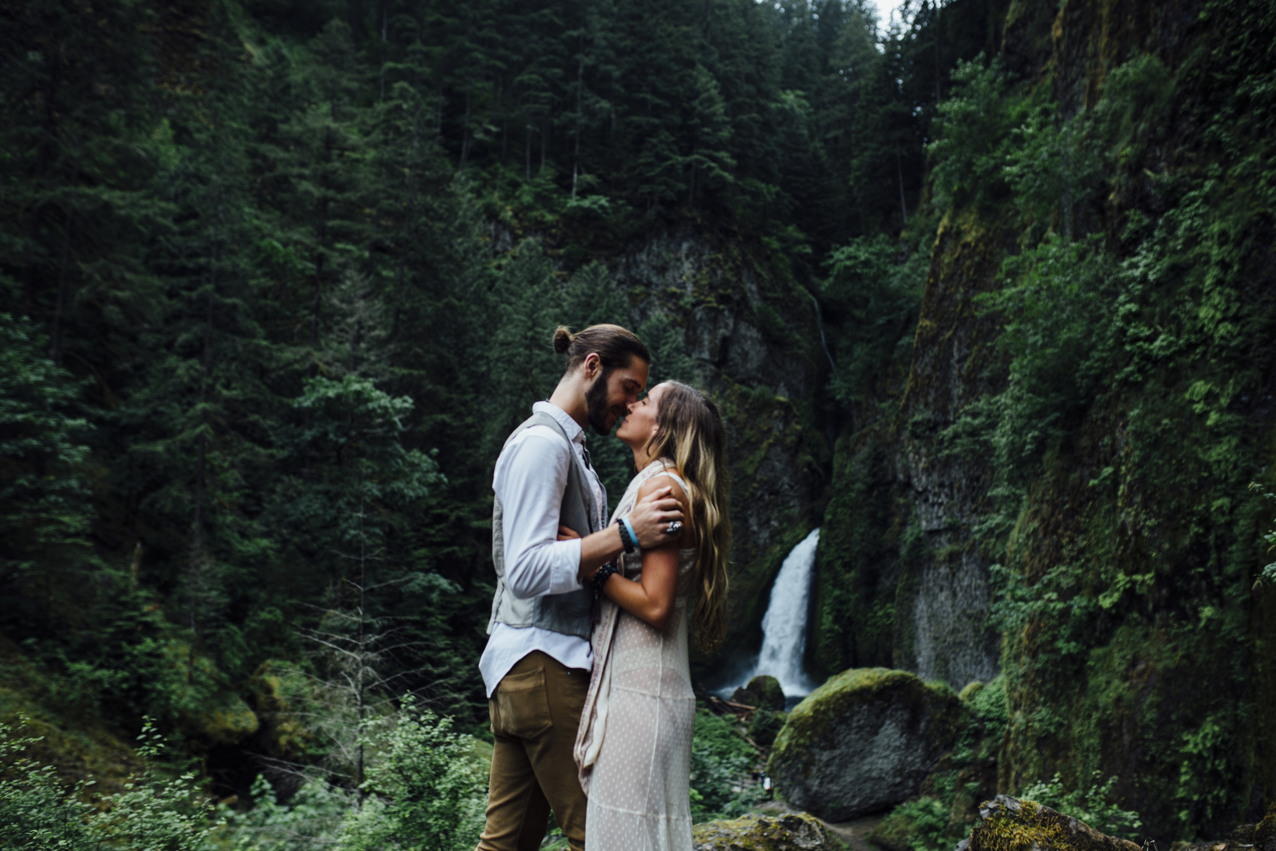  Nataly Zigdon Photography | Portland Oregon | Columbia River Gorge | Wahclella Falls | Couple Session 