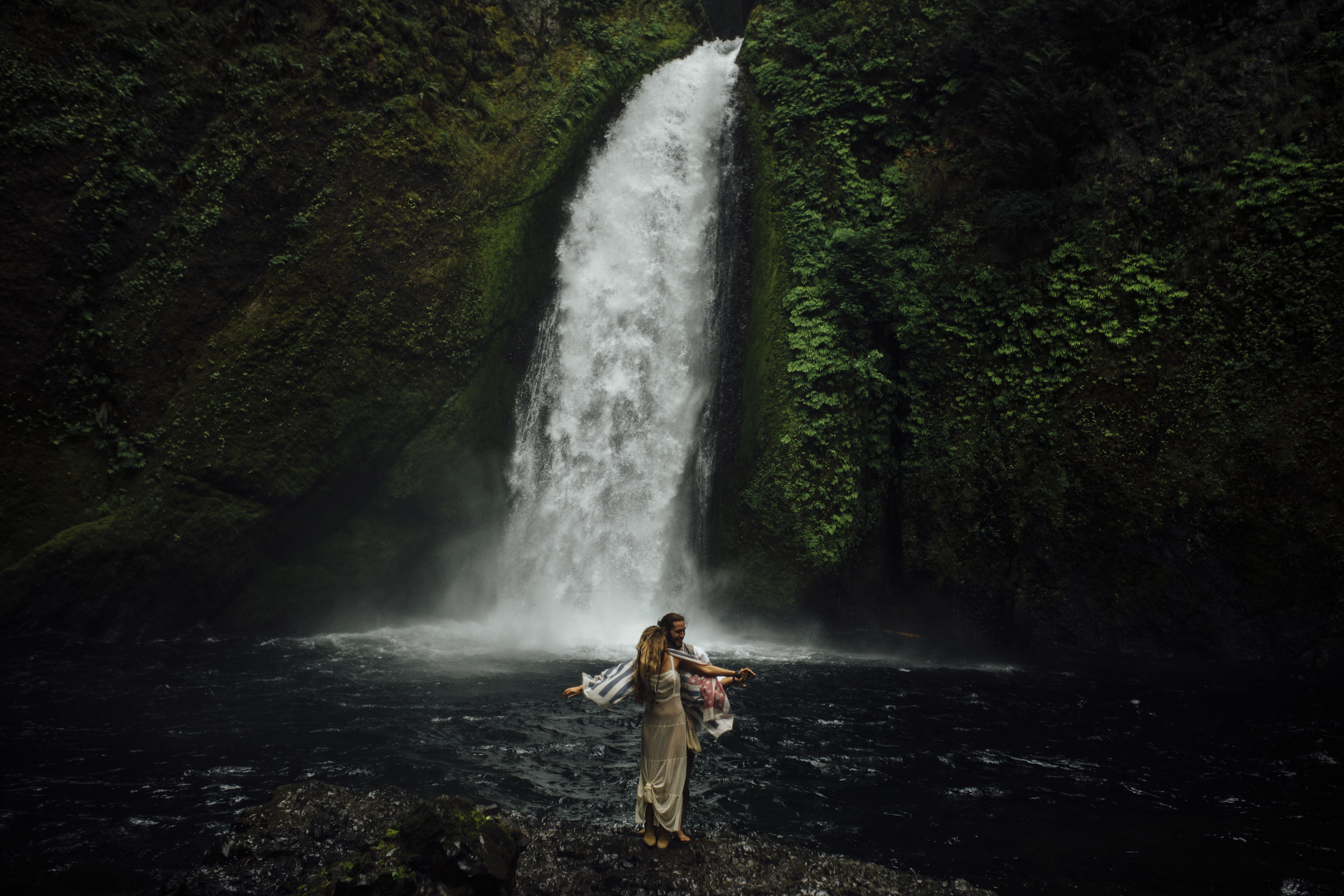  Nataly Zigdon Photography | Portland Oregon | Columbia River Gorge | Wahclella Falls | Couple Session 