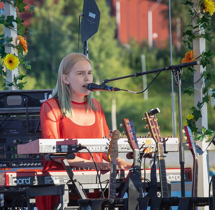 - KAJSA CEDERLUND - “Min musik och syftet med den har utvecklats och ändrats mycket på mina 15 år, men en sak har alltid varit detsamma, min kärlek till den. Mina egenskrivna låtar handlar om händelser och känslor som jag tror många kan eller kommer kunna relatera till! Jag gillar att lyssna på all sorts musik men spelar oftast pop eller soul när jag uppträder!” Lyssningslänk HÄR