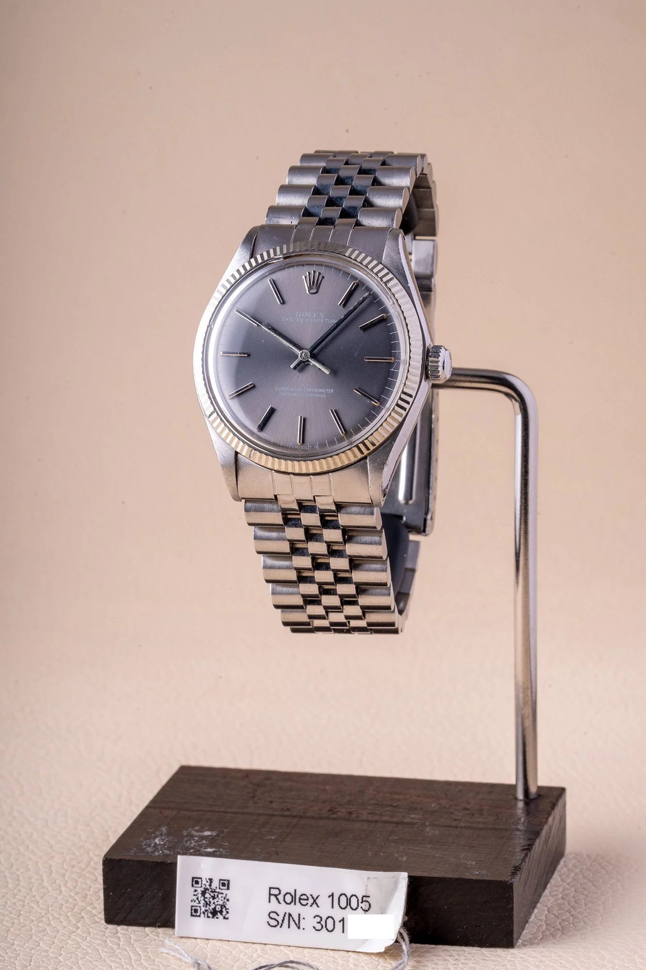 Rolex_Oyster_Perpetual_34_A_1005_s_masked.jpg