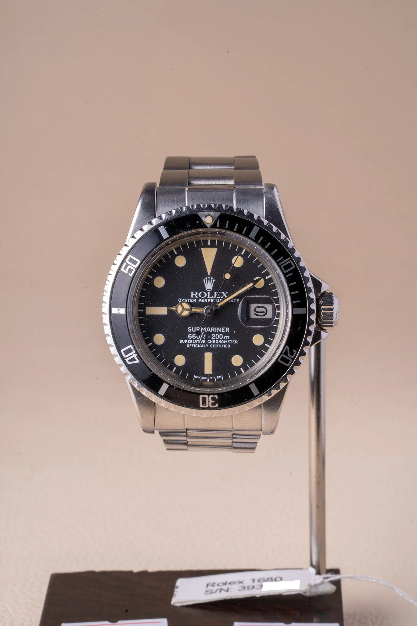 Rolex_1680_B_yrs_1975_s-2_masked.jpg