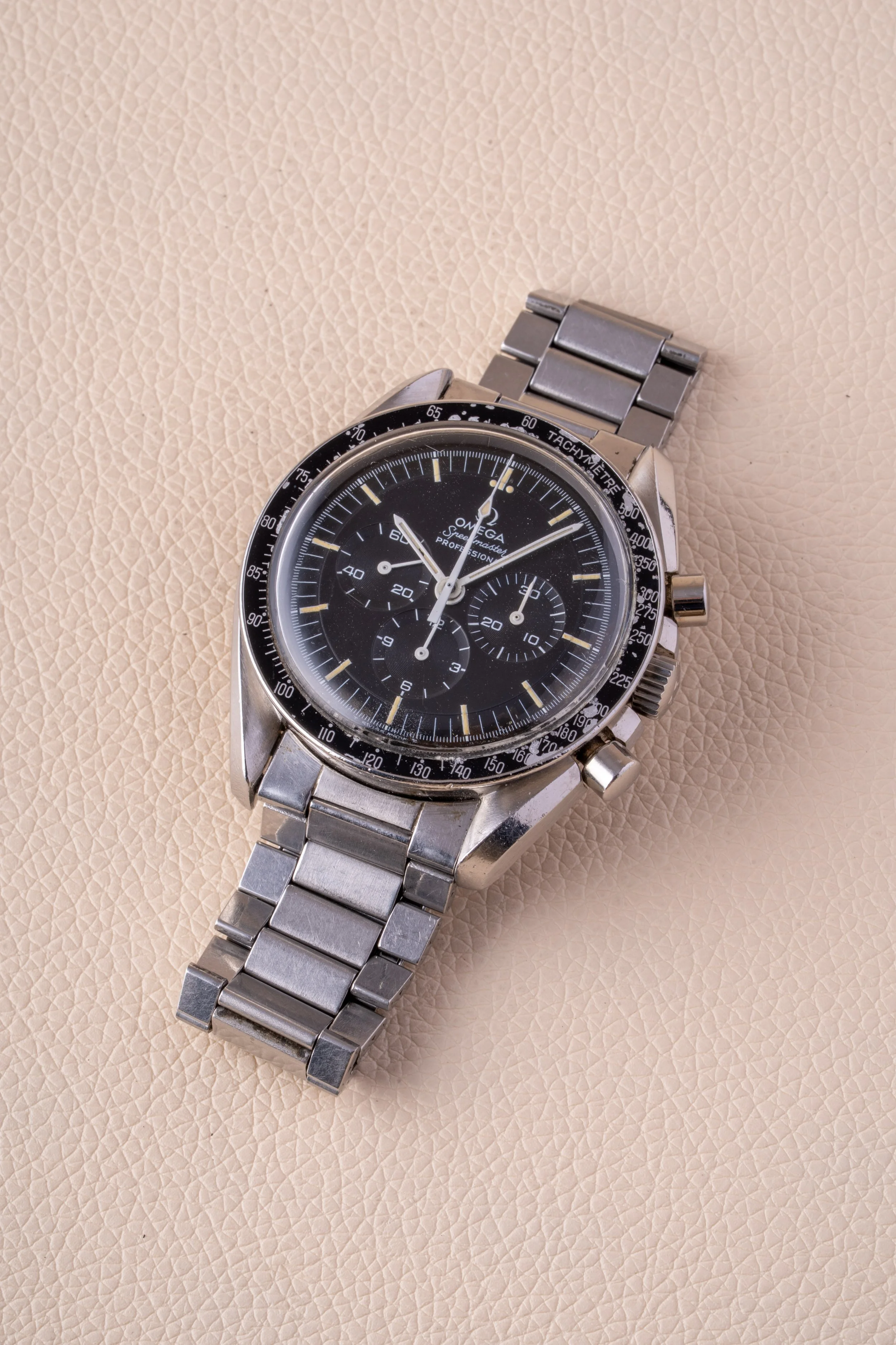 Omega_Speedmaster_A-6.jpg