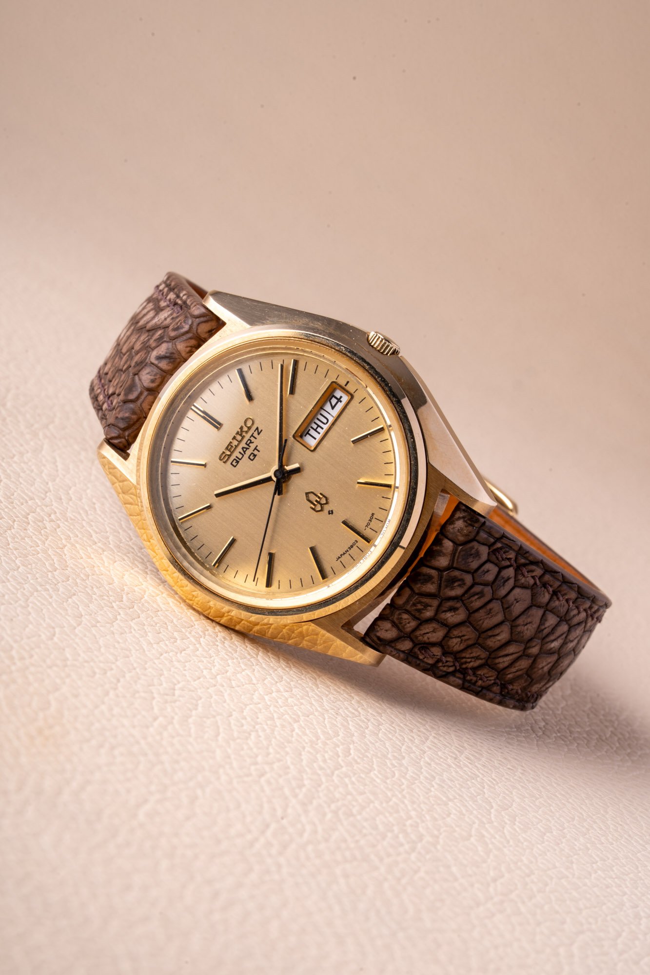 Seiko_Quartz_3803-7031_s-4.jpg