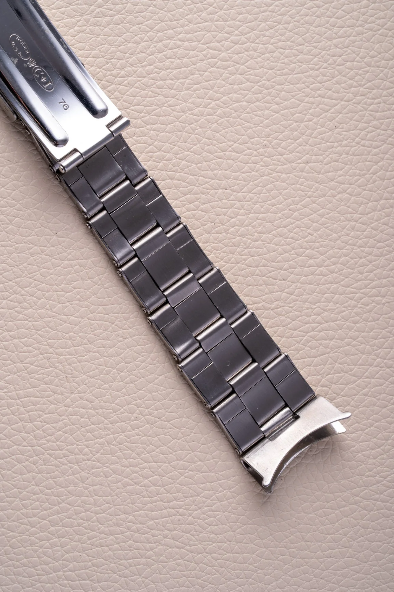 C_Oyster_20mm_Rivet_s-10.jpg