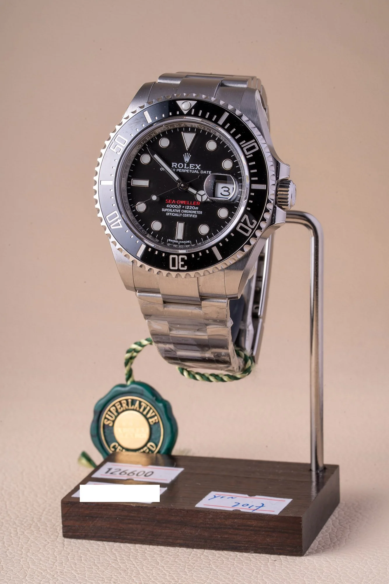 Rolex_Sea_Dweller_B_126600_s_masked.jpg