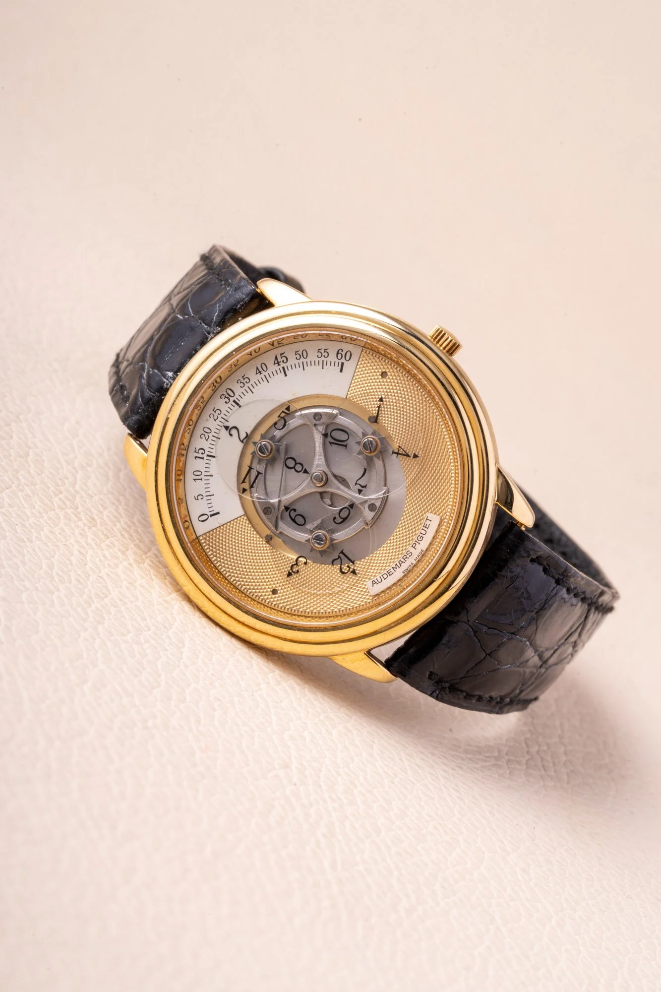 Audemars Piguet 18K Yellow Gold Starwheel Wandering Hour Watch Ref. 25720BA