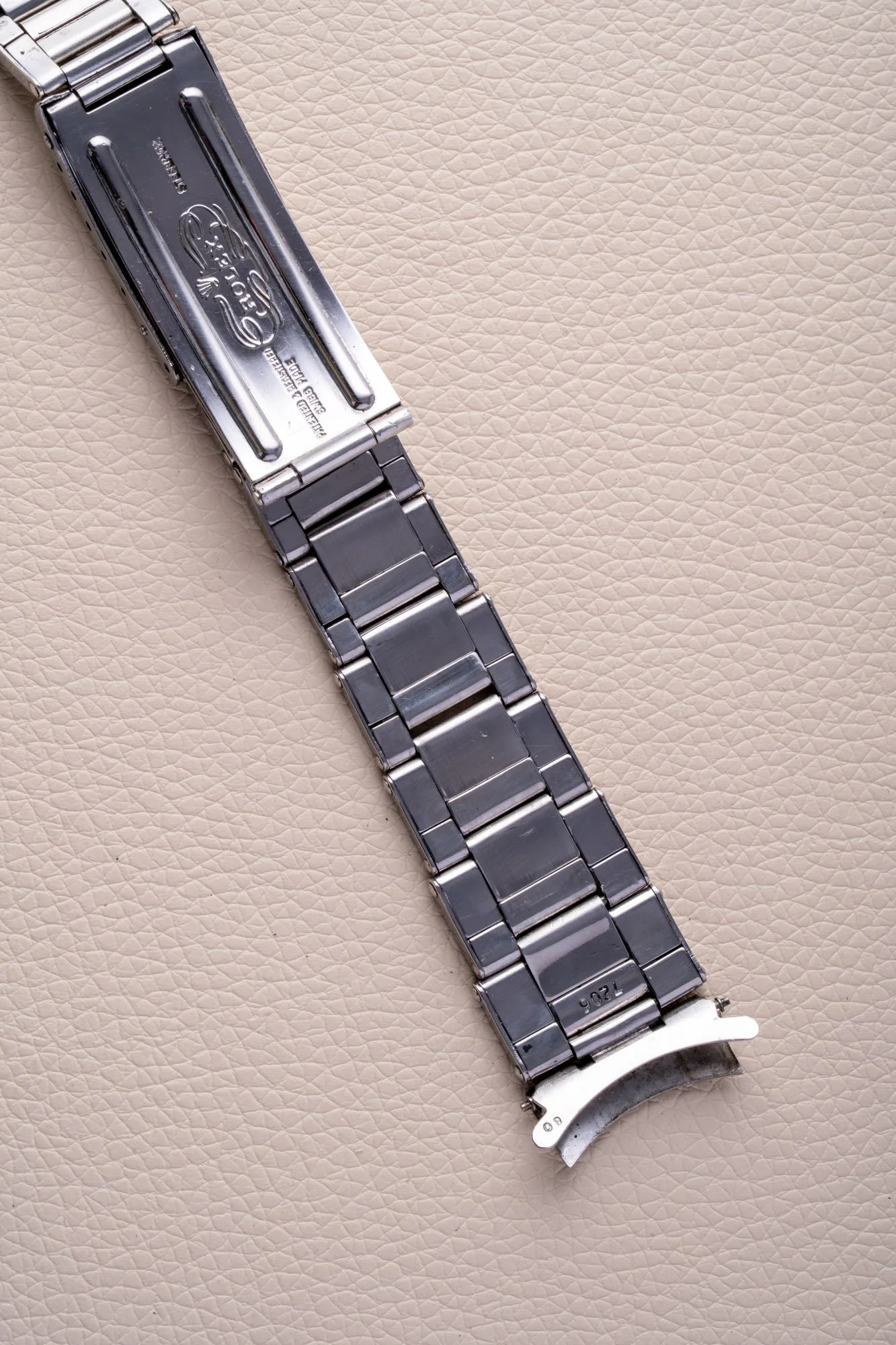 B_Oyster_19mm_Rivet_s-8.jpg