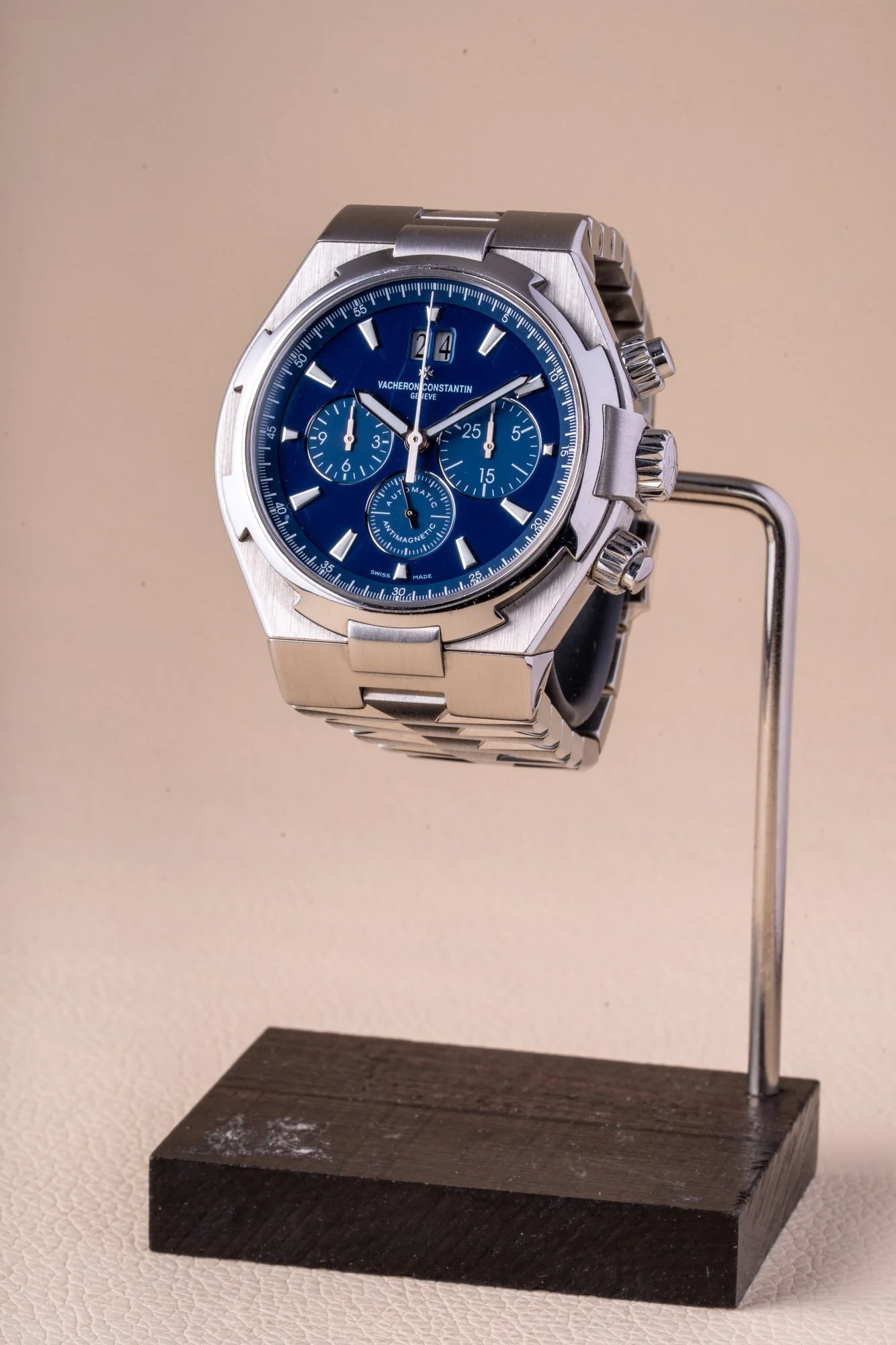 Vacheron_Constantin_Overseas_Chronograph_s-1.jpg
