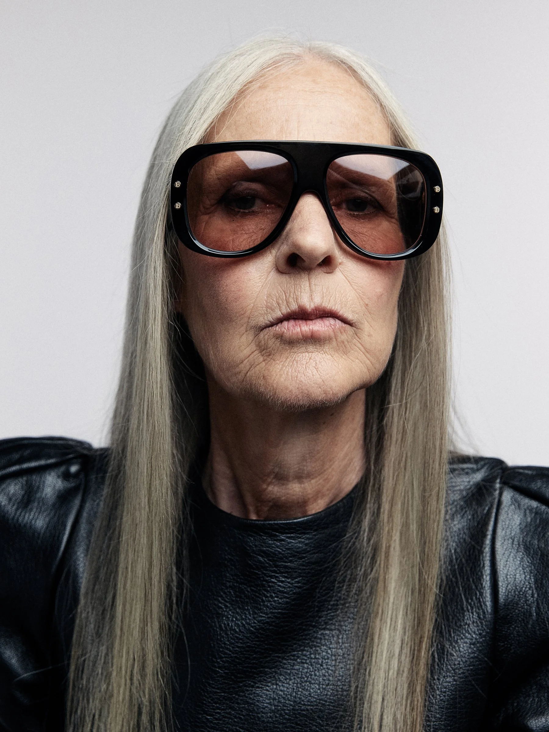 251120_SIXSIX_Sunglasses_Campaign_Pleasure_0206 (1).jpg