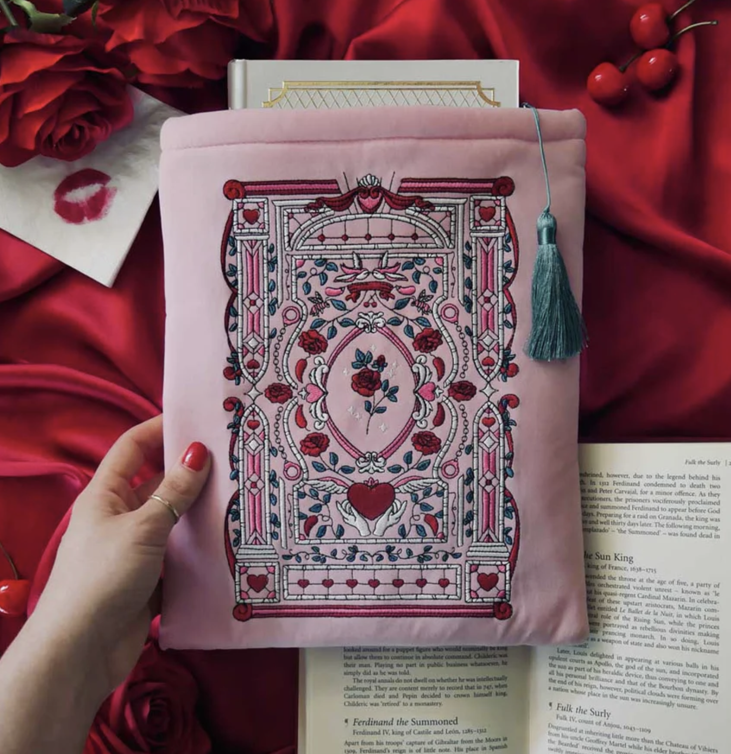 The Quirky Cup Collective - Sugar & Spice Book Sleeve