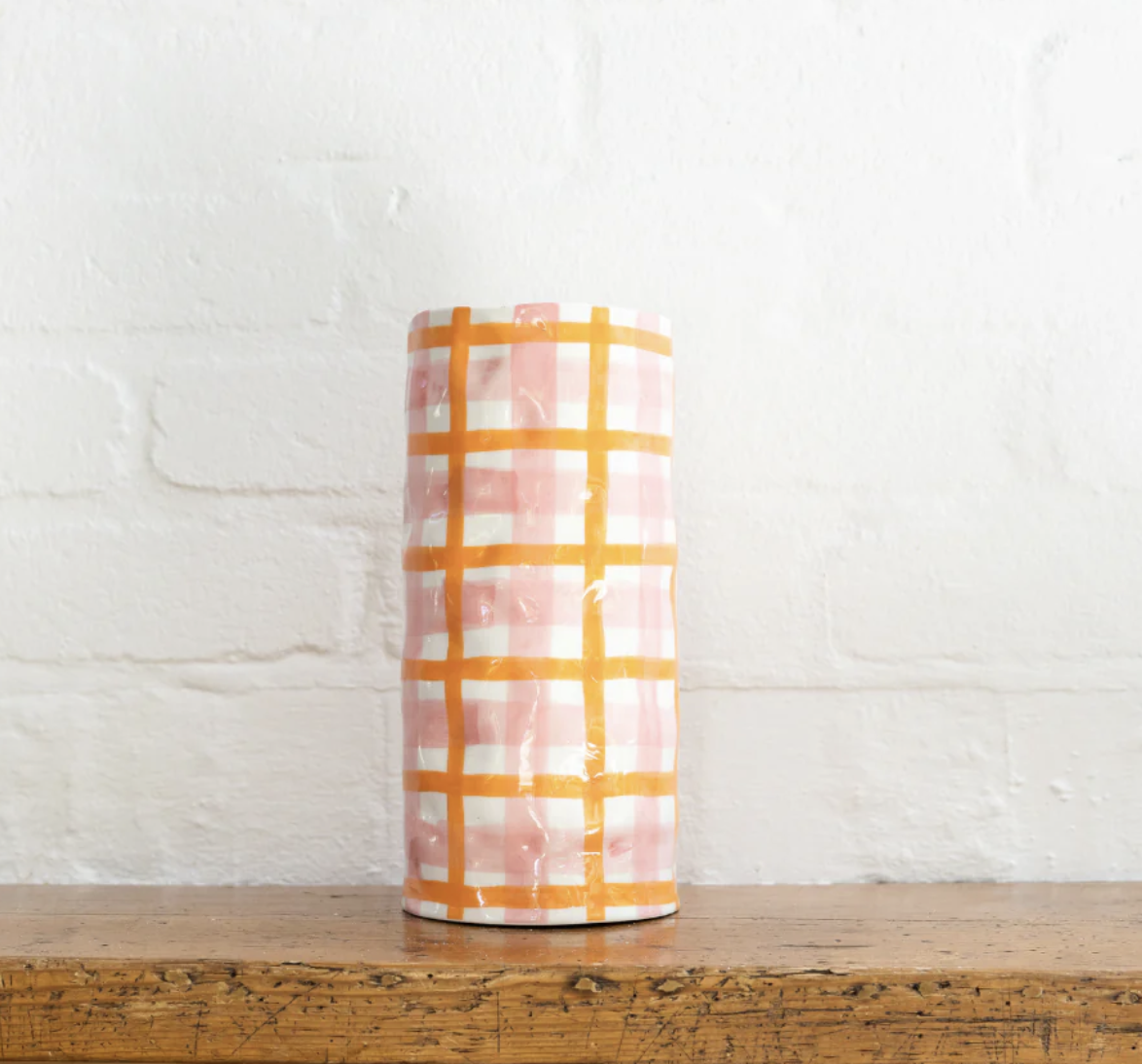A Noss & Co vase is guaranteed to brighten up your living, work or retail space. All Noss & Co pieces have a beautiful organic surface, a result of their hand casted mould.
