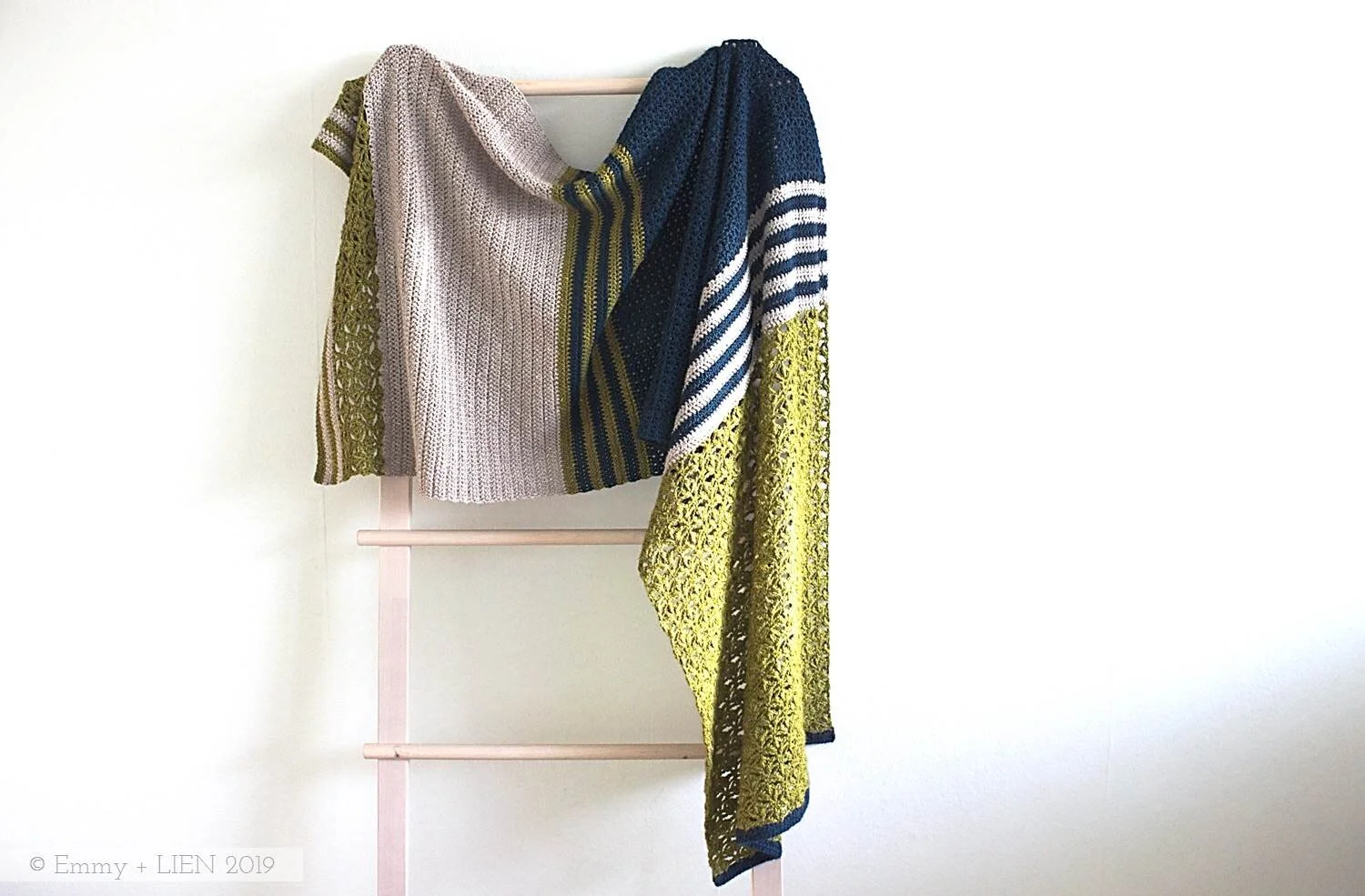 Tacksam Crochet Wrap