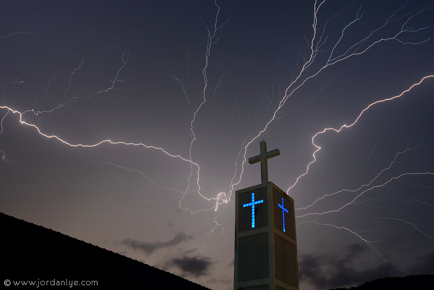 penang-chinese-methodist-church_landscape-photographer_lightning-season_jordan-lye-6.jpg