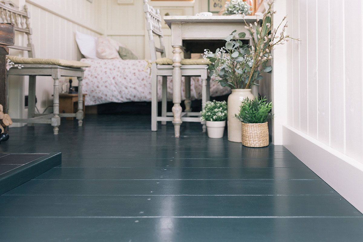 05 - wooden floor.jpg