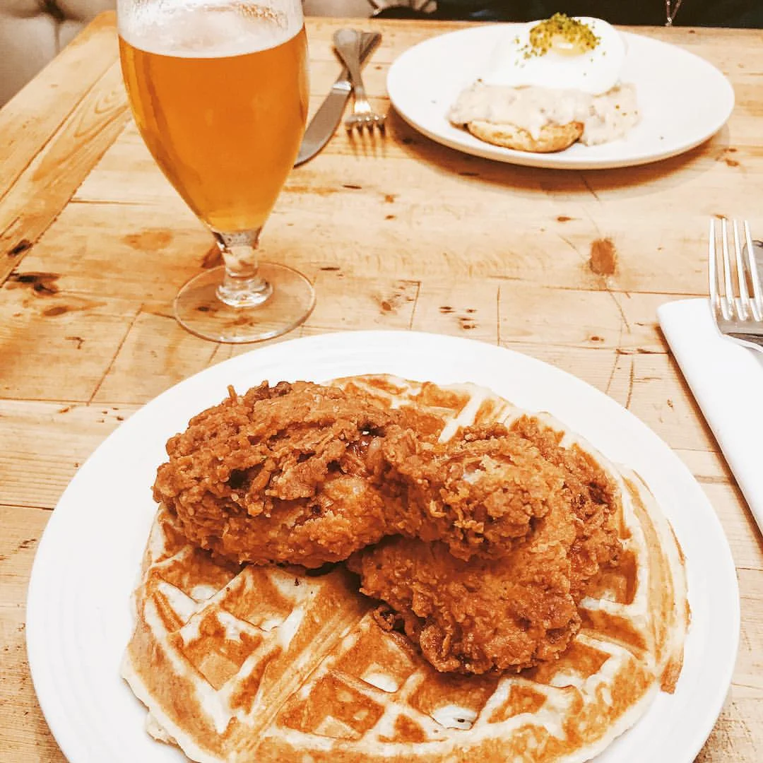 And on the 7th day, the Lord rested. And as he was resting, he went into the kitchen and saw nothing in his heavenly fridge which appeased his all-seeing eye. Thus, and as anyone South of the Mason-Dixon Line was taught in Sunday school, the Lord also created Southern food. Can I get an #Amen? 🙏🏼 (at The Lockhart London)