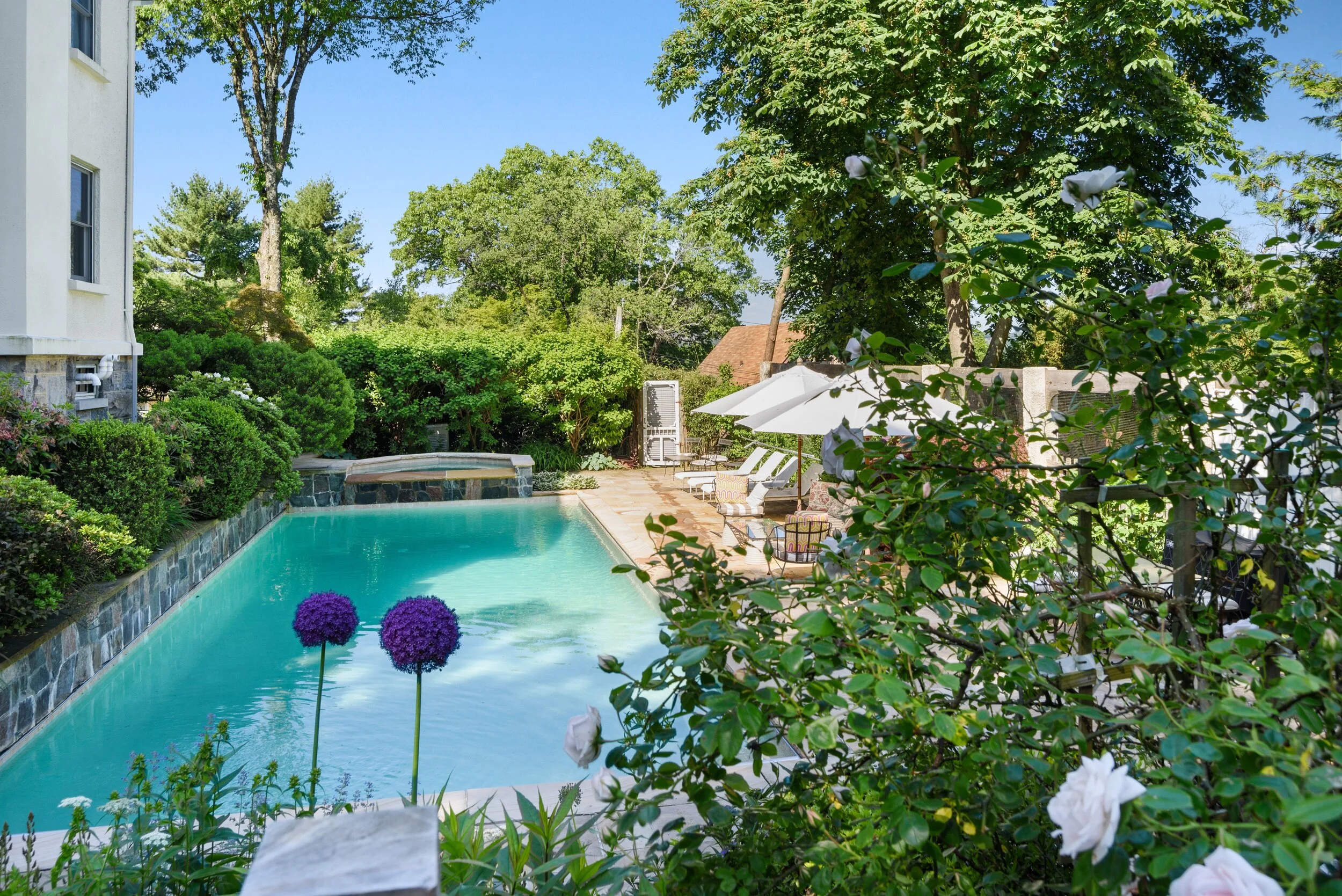 27_25-Circle-Drive_2032_Print (1).jpg