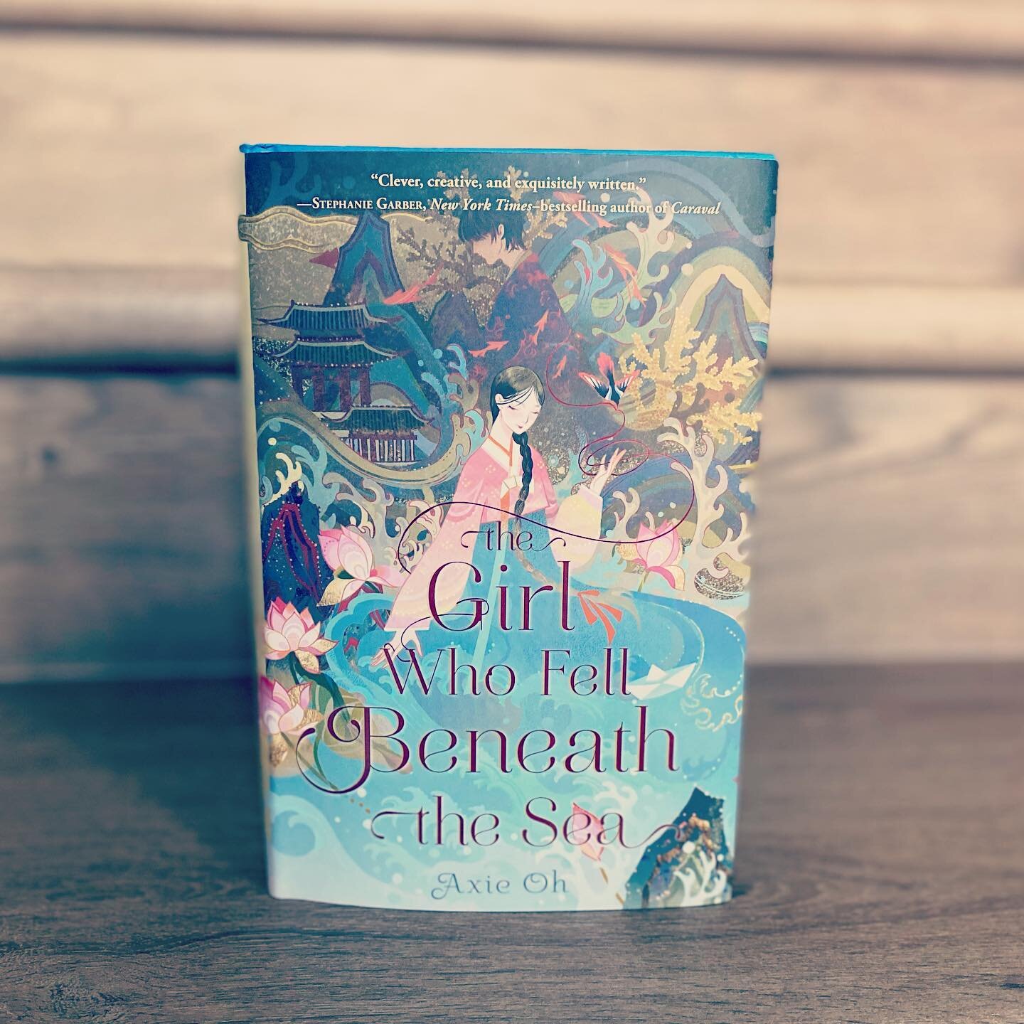 Woke up from a #bookhangover because THE GIRL WHO FELL BENEATH THE SEA 🌊 was just as delightful and exquisite as I hoped it to be 👌🏼. The cast of characters 💕 the folklore ✨ the depth in the prose 💙 . It was simply magnificent. Thank you @axieoh