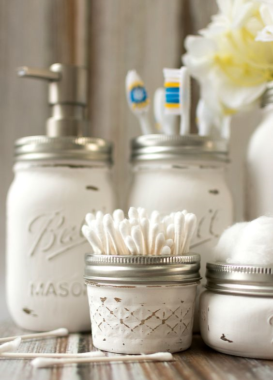 {Image Source: Mason Jar Crafts Love}