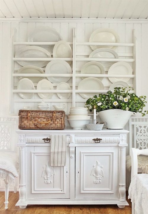 The Plate Rack: Re-Introducing a Functional Kitchen Detail