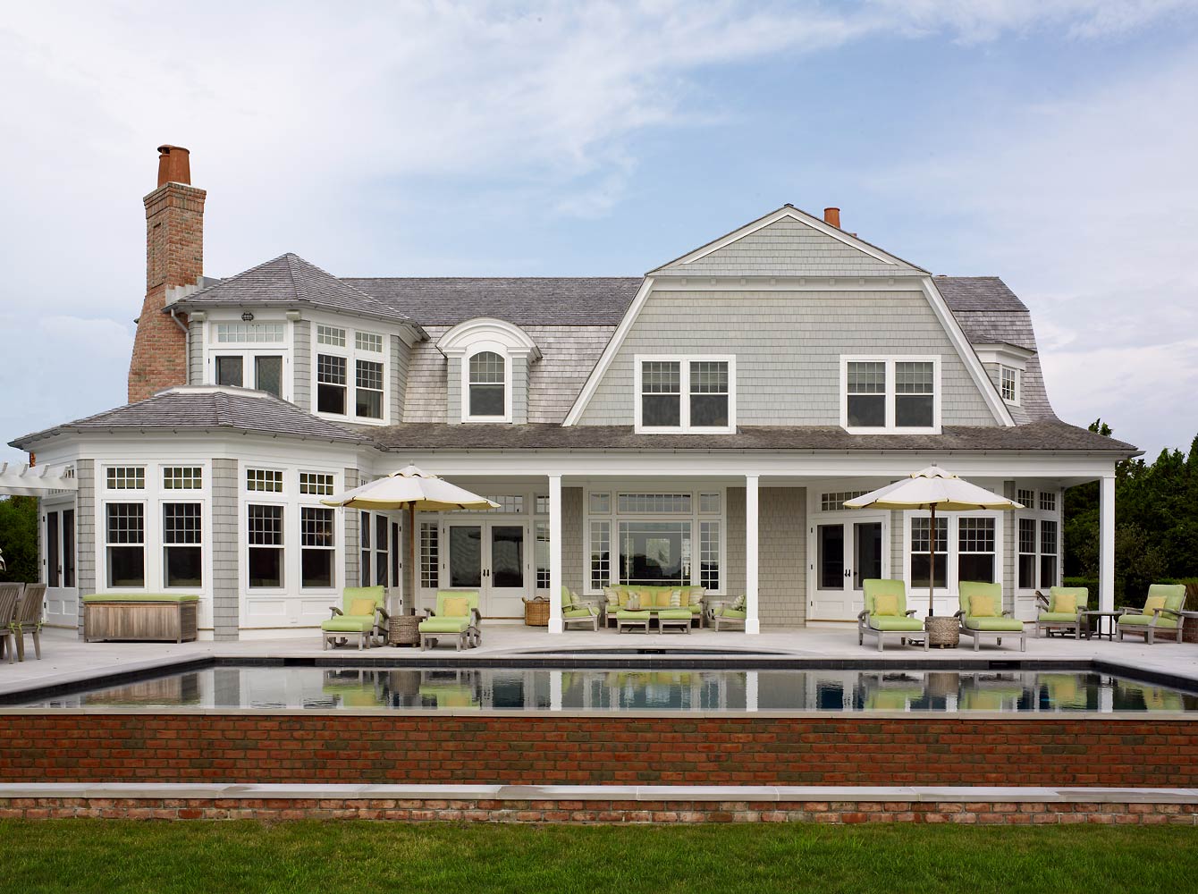 Gambrel-Style-Guest-Cottage-Westhampton-20.jpg