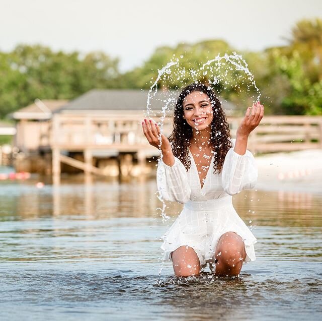 This is how I feel today! Happy for being able to have a photoshoot that is not cancelled due the rain! Thanks FLorida weather! #lmphotography_lumarcus #seniorphotos #lakebrantley #highschool #lakemaryhighschool #seniorstyleguide #longwoodphotographe