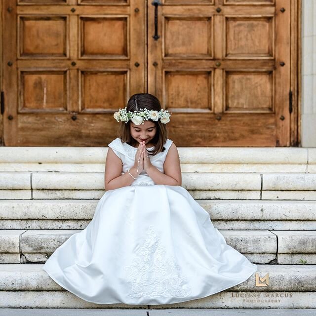 What is your most powerful tool for advertising your work? Mine has being GOOGLE! I had this beautiful girl&rsquo;s family traveling all the way from Melbourne for a photoshoot 📸 with me! Feel so blessed! #lmphotography_lumarcus #firstcommunion #bea