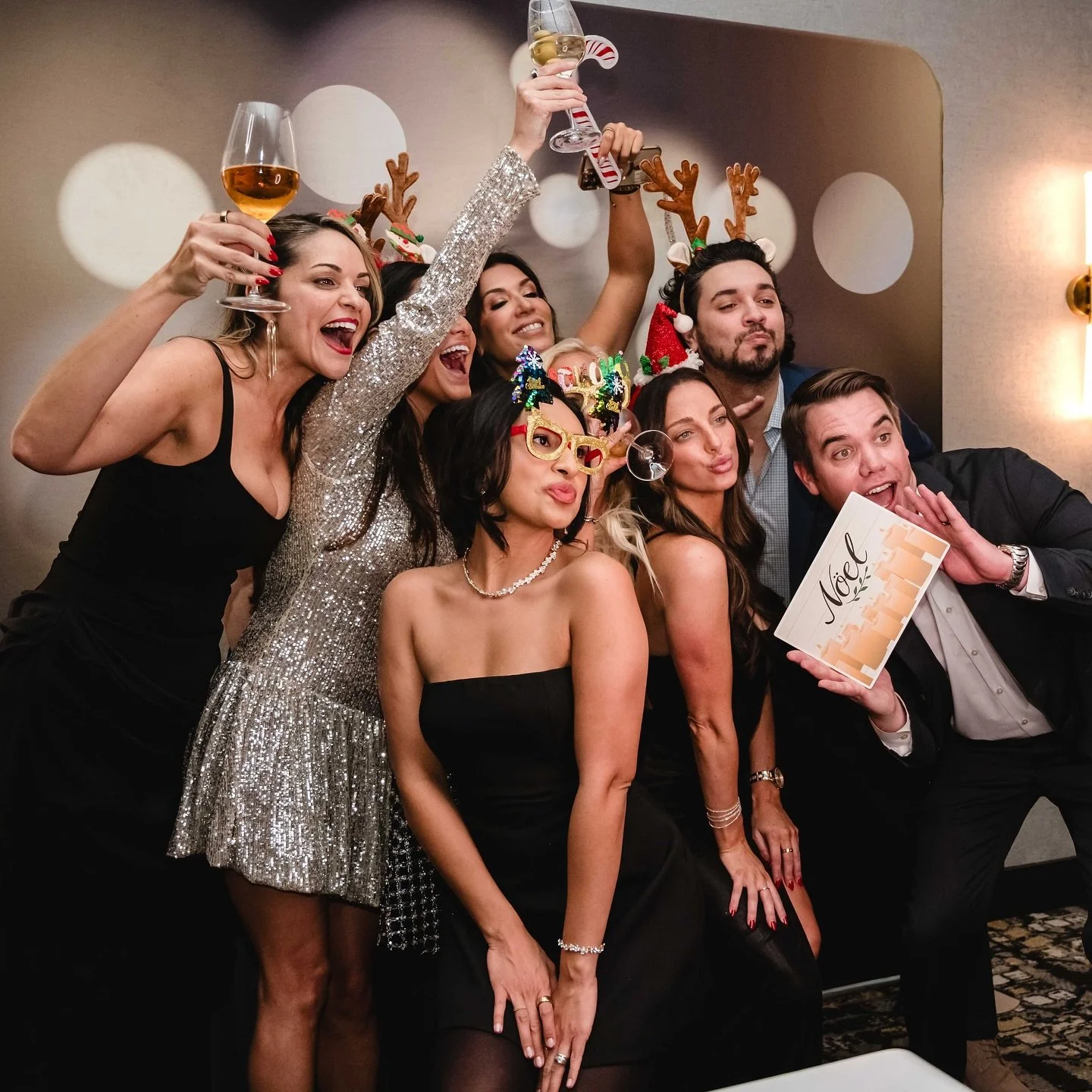 ✨ What an incredible time at the Fidelity National Title holiday party at Daytona Beach!✨ Every year, I&rsquo;m lucky enough to capture the joy and camaraderie of this amazing team. The energy and the hard work they put in all year truly shines throu