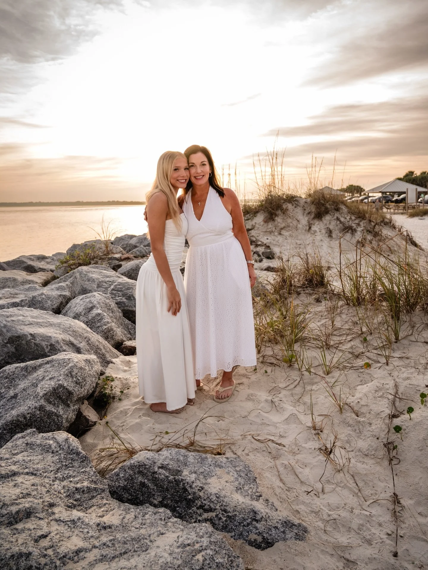 Had the pleasure of reconnecting with the Sturgill family for another photoshoot! Great to see you all again @kellysturgill21 I&rsquo;m so grateful for YOU 📸 

#lmphotography_lumarcus #familyphotoshoot #orlandophotographer #ponceinletlighthouse #bea
