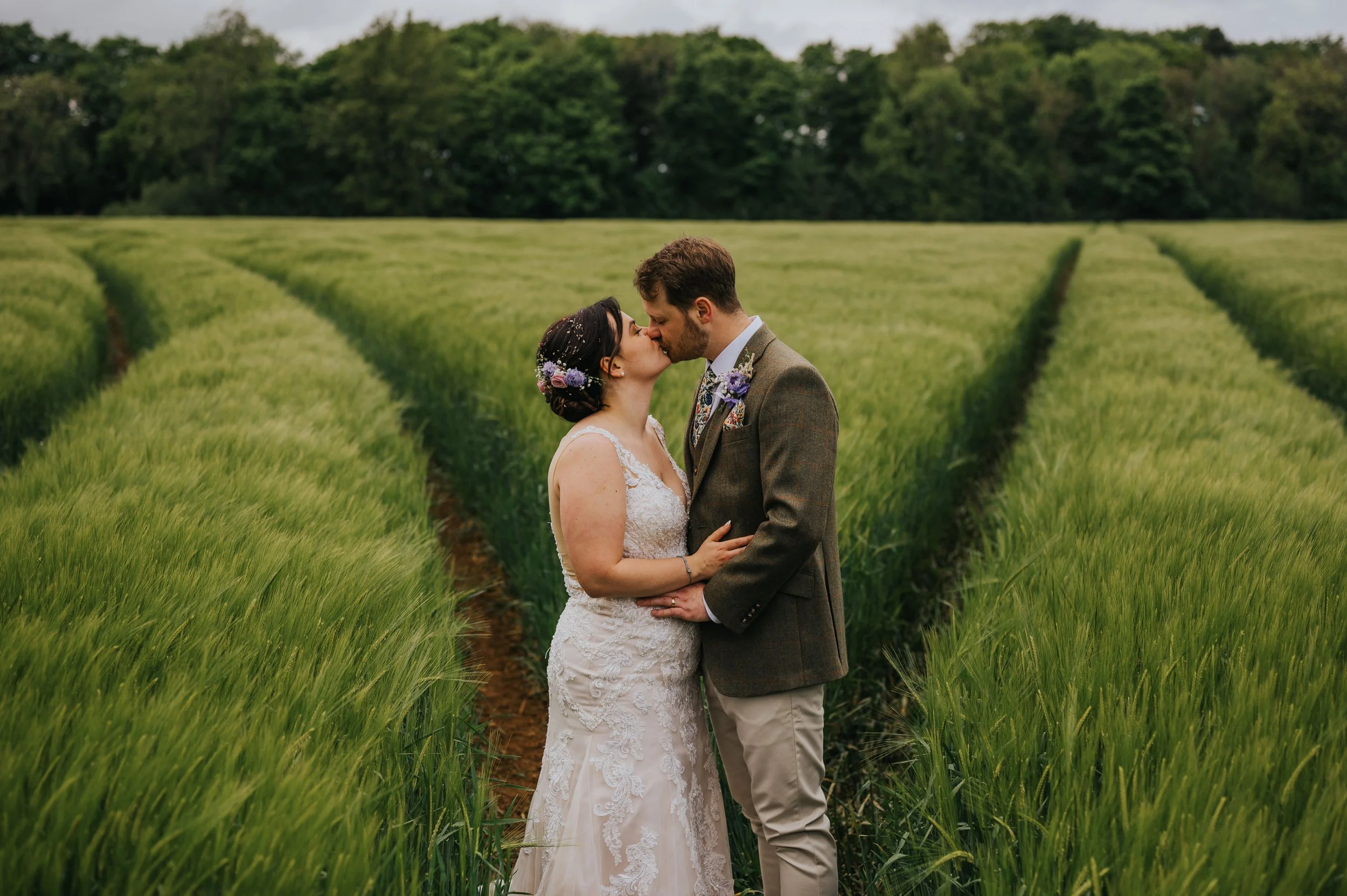 Christina &amp; Mike // Lapstone Barn, Chipping Campden Wedding